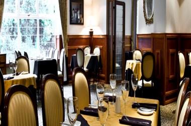 Maes Manor Country Hotel & Restaurant in Blackwood, GB3