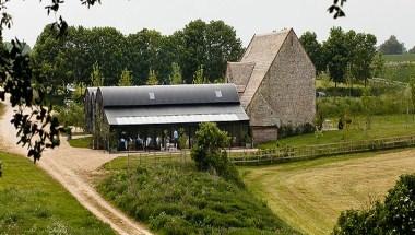 Stone Barn in Cheltenham, GB1