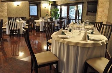 Acapulco Hotel & Restaurant in Ploiesti, RO