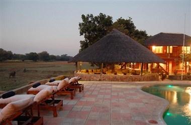 Three Cities Mushroom Lodge in Mfuwe, ZM