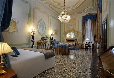 Palazzo Paruta Hotel in Venice, IT