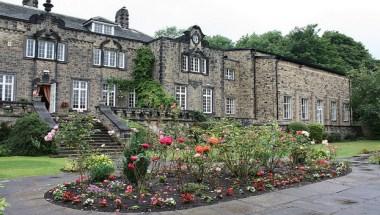 Hoyle Court in Shipley, GB1