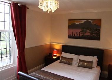 The Gomersal Lodge Hotel in Cleckheaton, GB1