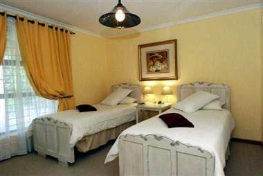 Old Oak Guest House in Cape Town, ZA