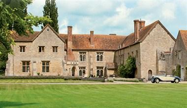 Notley Abbey in Aylesbury, GB1