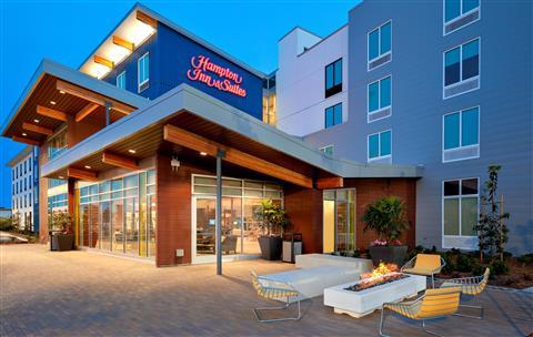 Hampton Inn & Suites San Diego Airport Liberty Station in San Diego, CA