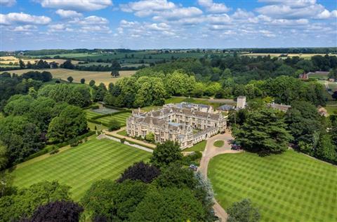 Rushton Hall Hotel & Spa in Kettering, GB1