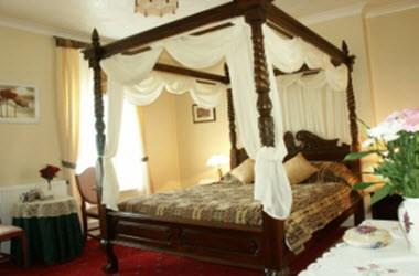 The Boars Head Hotel in Carmarthen, GB3