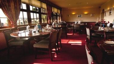 The Elgin Hotel & Restaurants in Dunfermline, GB2