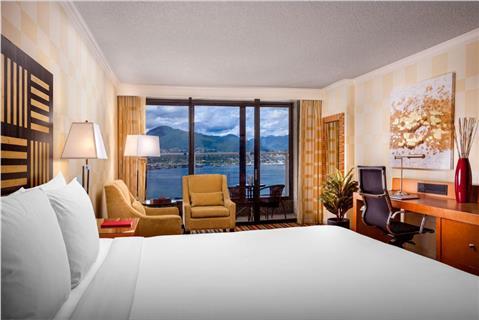 Pinnacle Hotel Harbourfront in Vancouver, BC