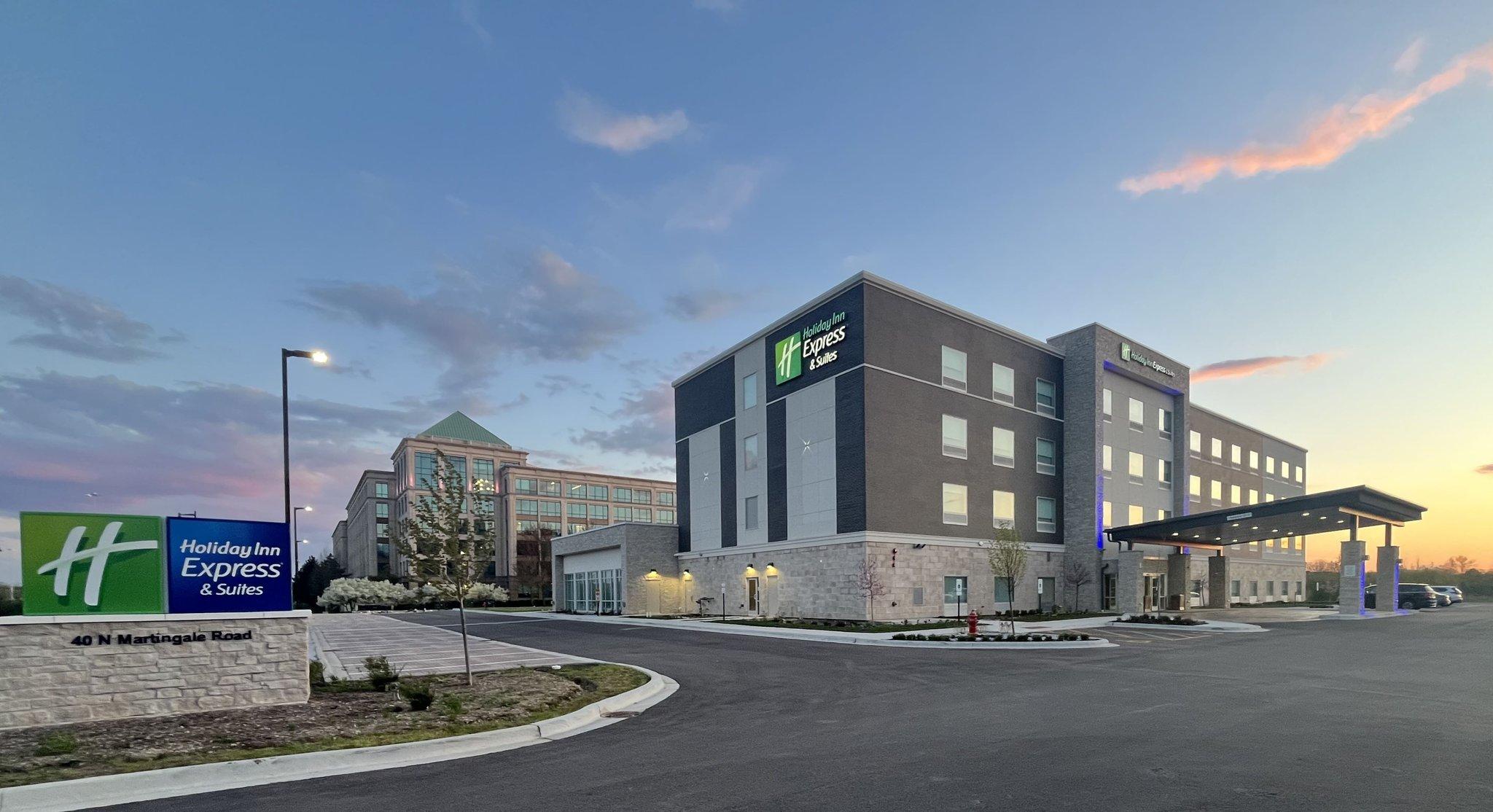 Holiday Inn Express and Suites Chicago Schaumburg in Chicago, IL