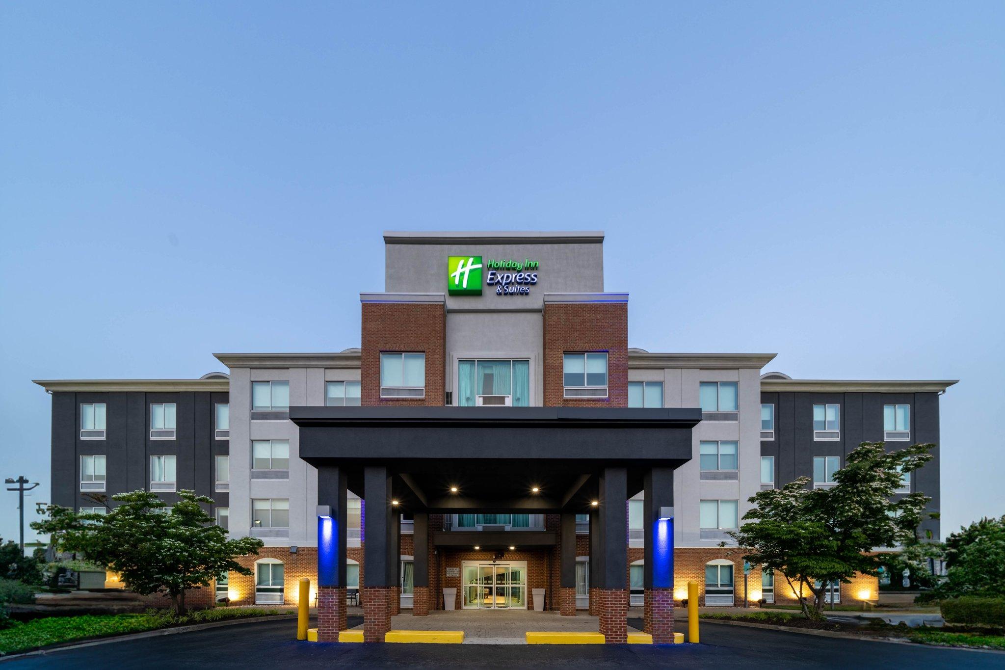 Holiday Inn Express Hotel & Suites - Woodbridge in Dumfries, VA