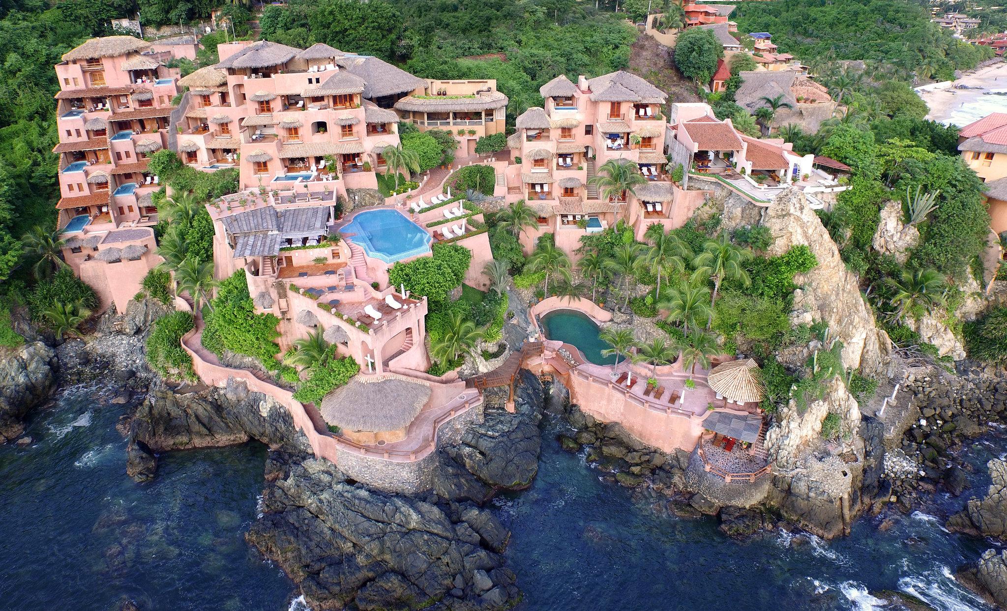 La Casa Que Canta in Zihuatanejo, MX