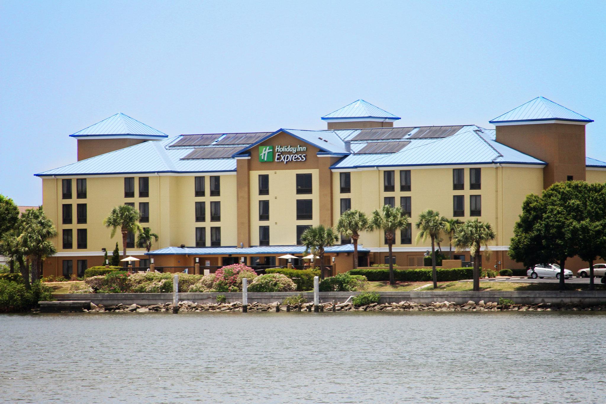 Holiday Inn Express & Suites Tampa/Rocky Point Island in Tampa, FL
