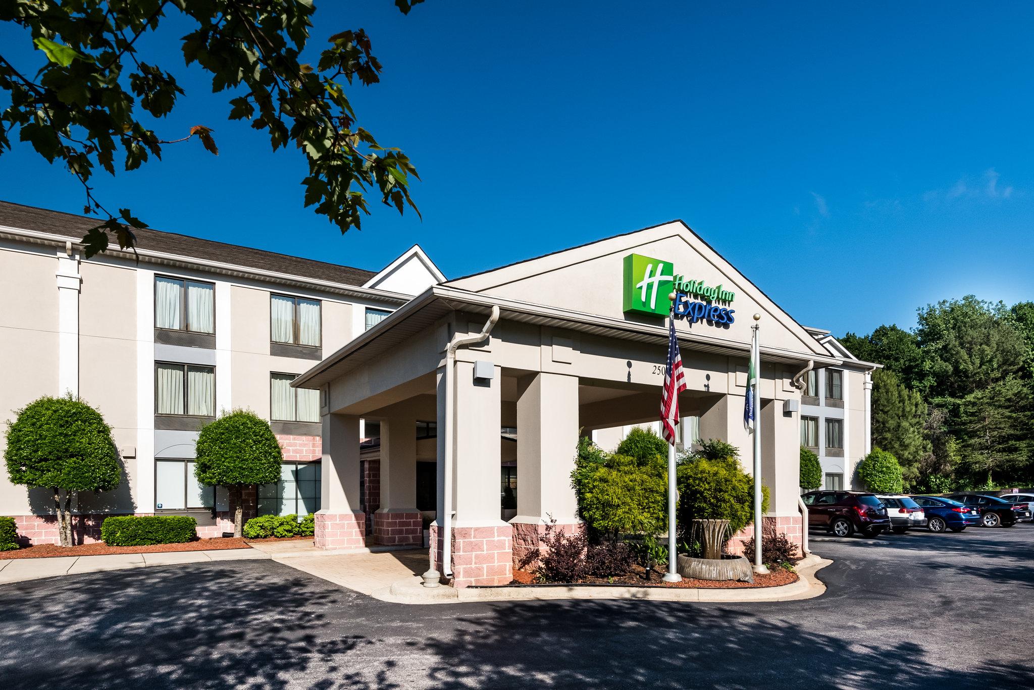 Holiday Inn Express Hotel & Suites Charlotte Arpt-Belmont in Belmont, NC