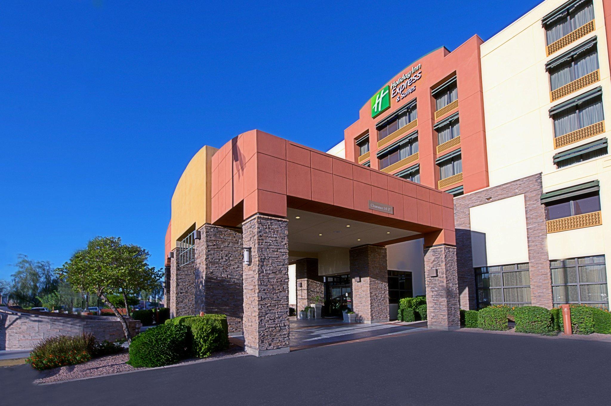 Holiday Inn Express & Suites Tempe in Tempe, AZ