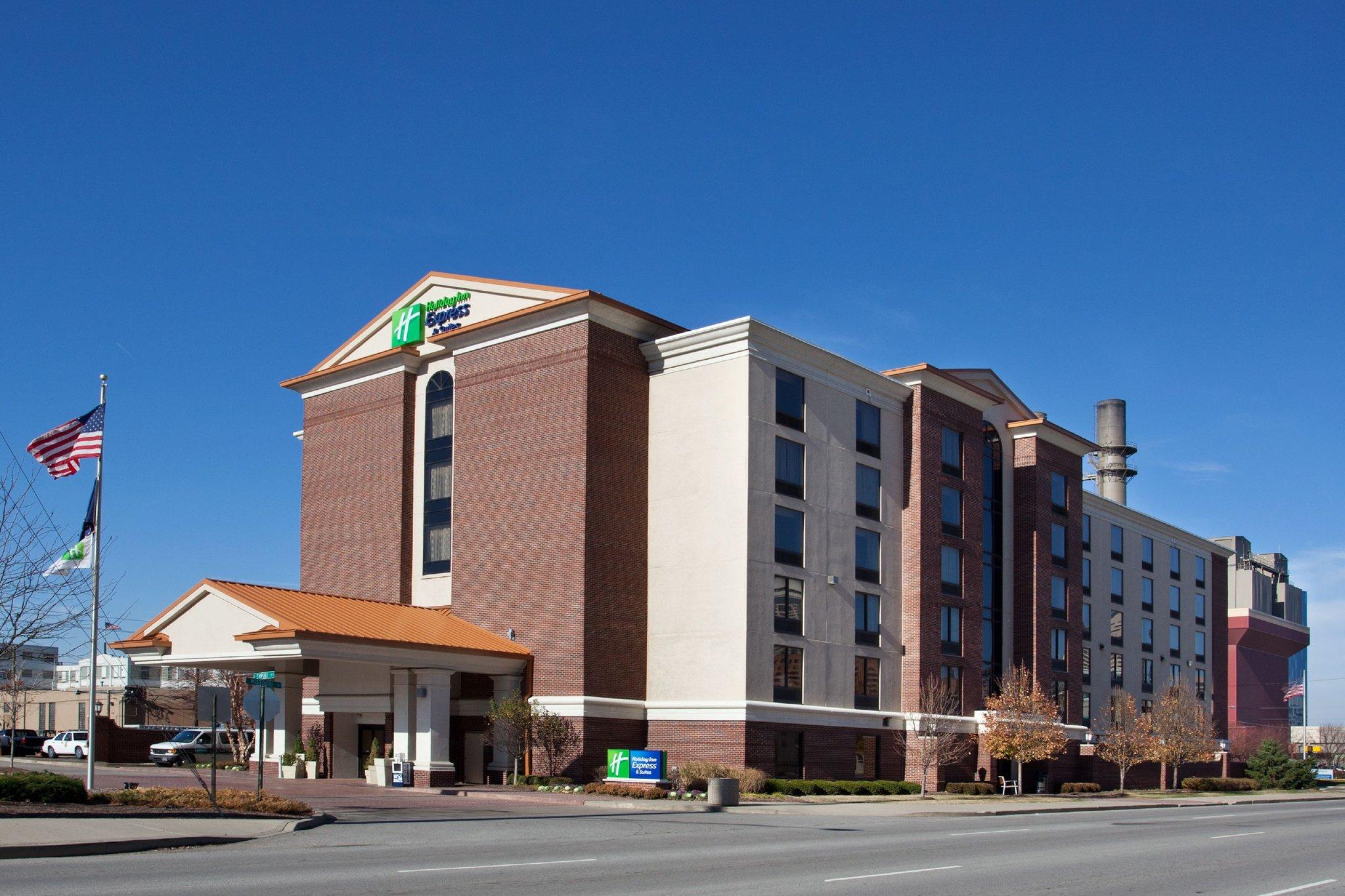 Holiday Inn Express & Suites Indianapolis Dtn-Conv Ctr Area in Indianapolis, IN