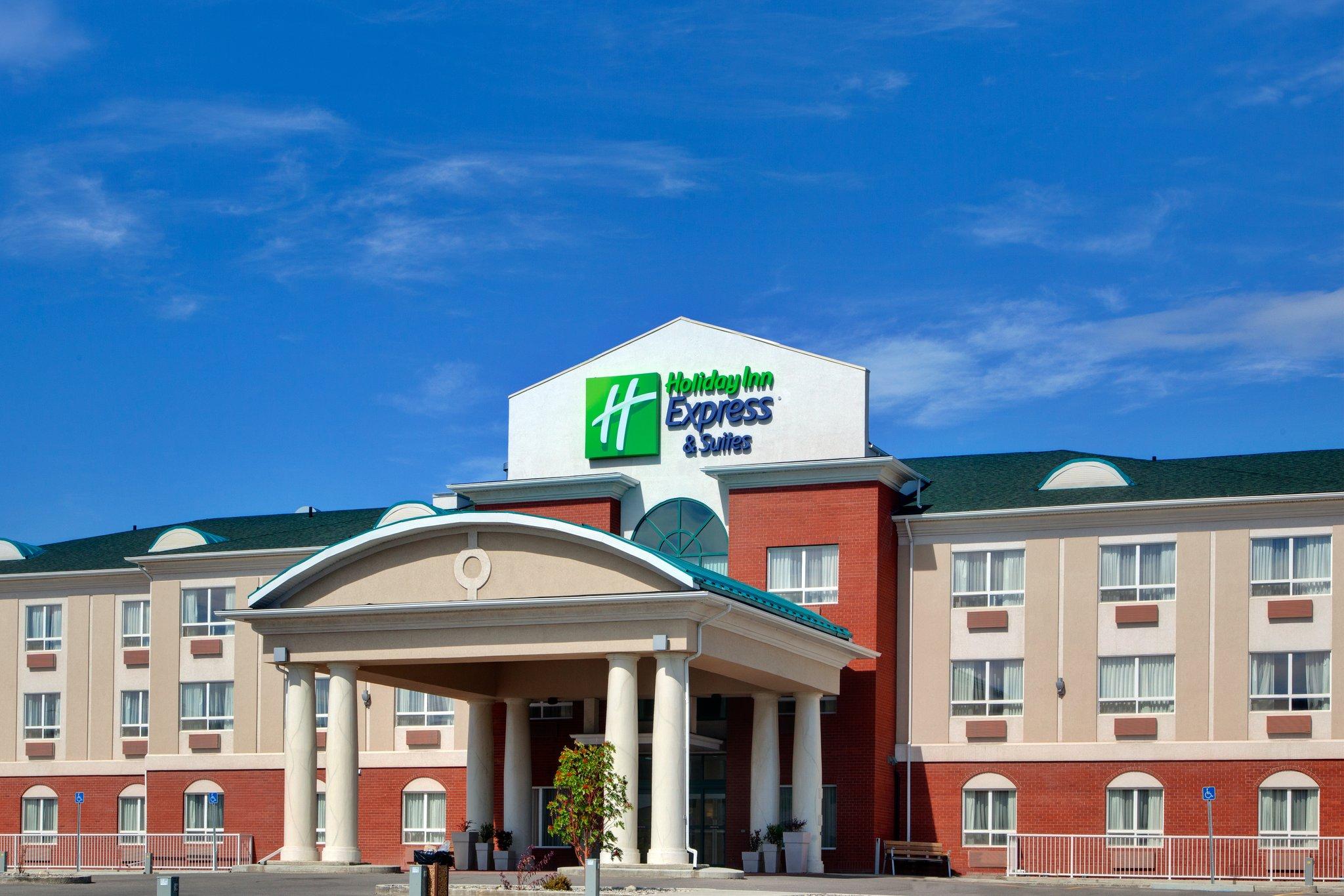 Holiday Inn Express Hotel & Suites Hinton in Hinton, AB