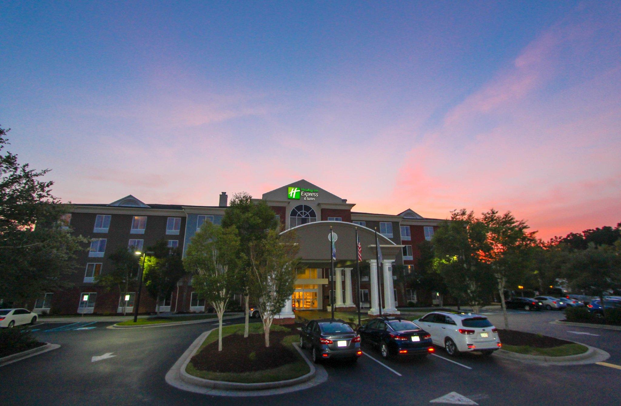 Holiday Inn Express Hotel & Suites Charleston-North in North Charleston, SC