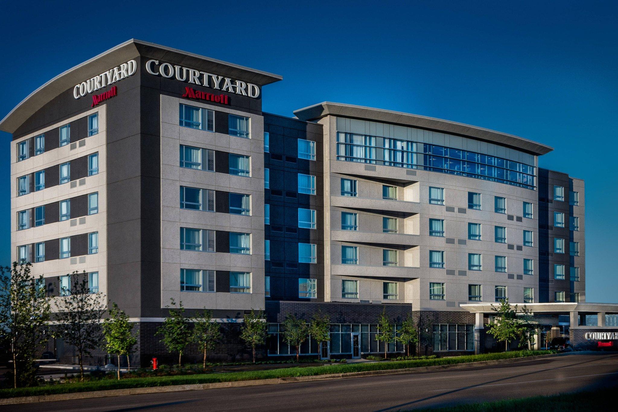 Courtyard Winnipeg Airport in Winnipeg, MB