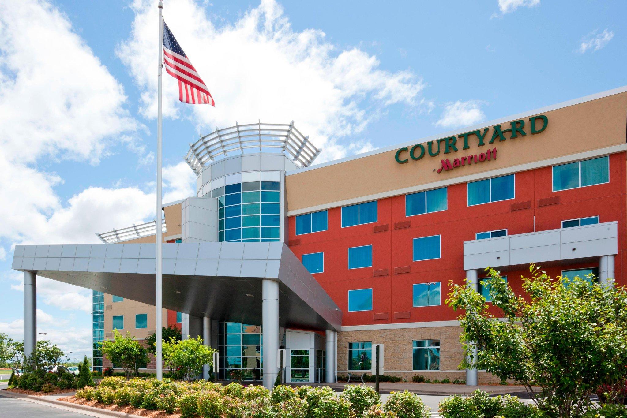 Courtyard Minneapolis Maple Grove/Arbor Lakes in Maple Grove, MN