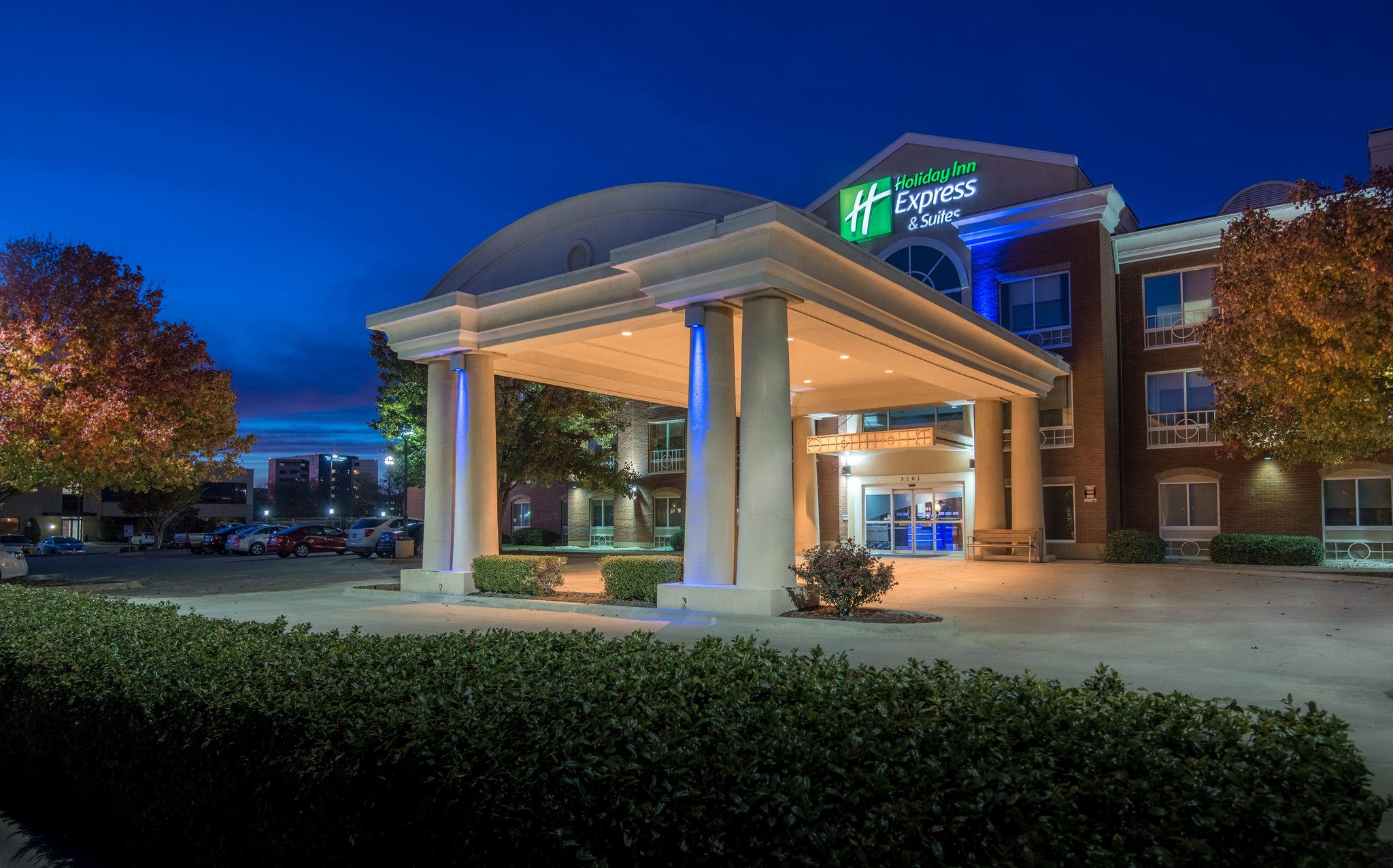 Holiday Inn Express & Suites Dallas-North Tollway (N Plano) in Plano, TX