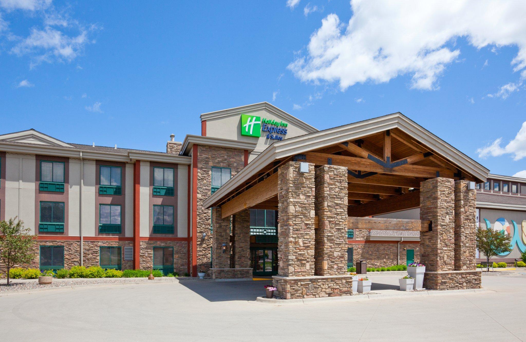 Holiday Inn Express Hotel & Suites Brainerd Baxter in Baxter, MN