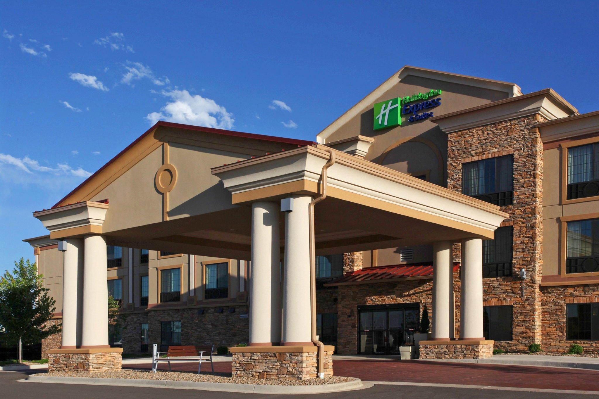 Holiday Inn Express & Suites Longmont in Longmont, CO