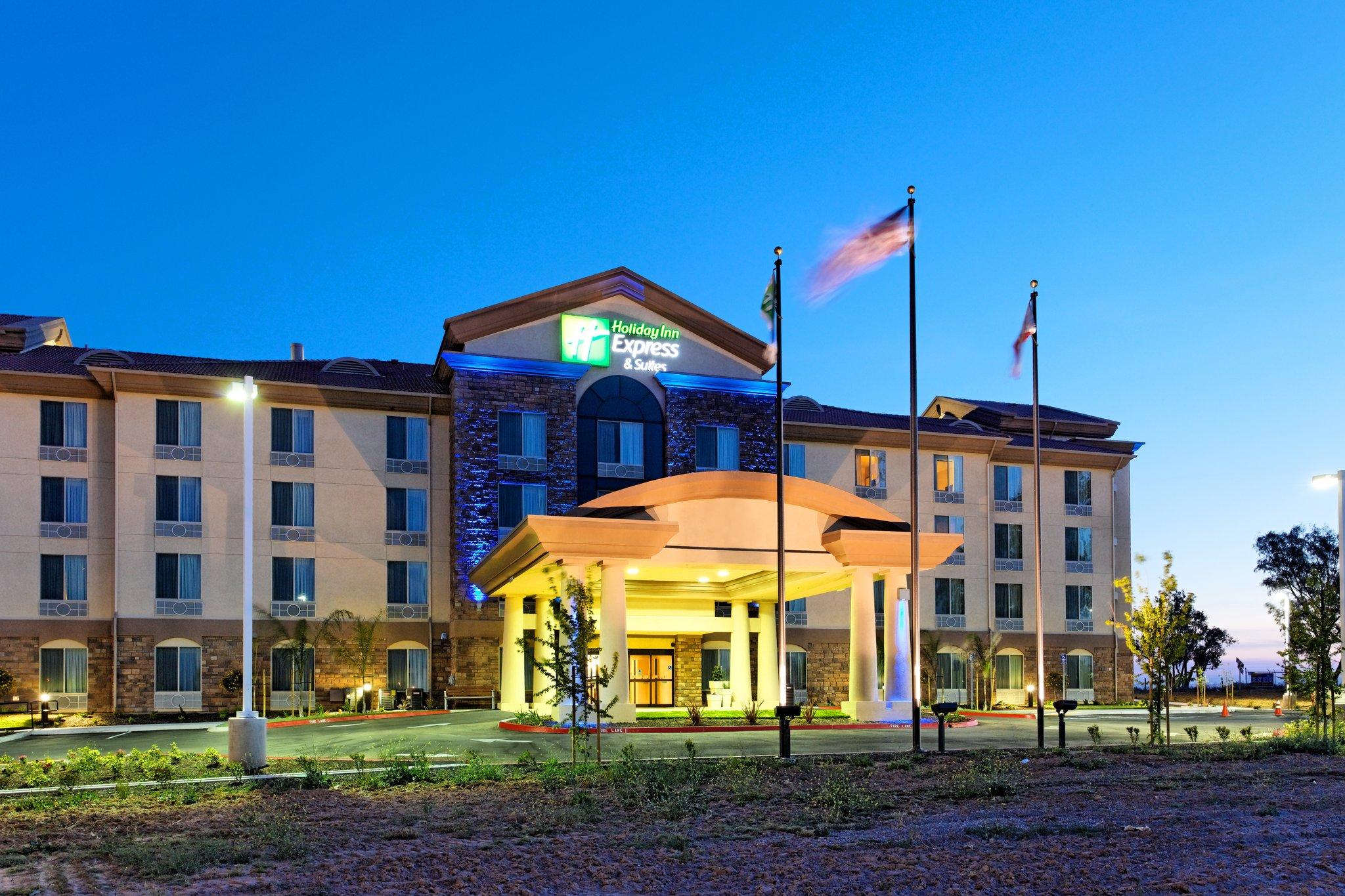 Holiday Inn Express and Suites Fresno Northwest - Herndon in Fresno, CA