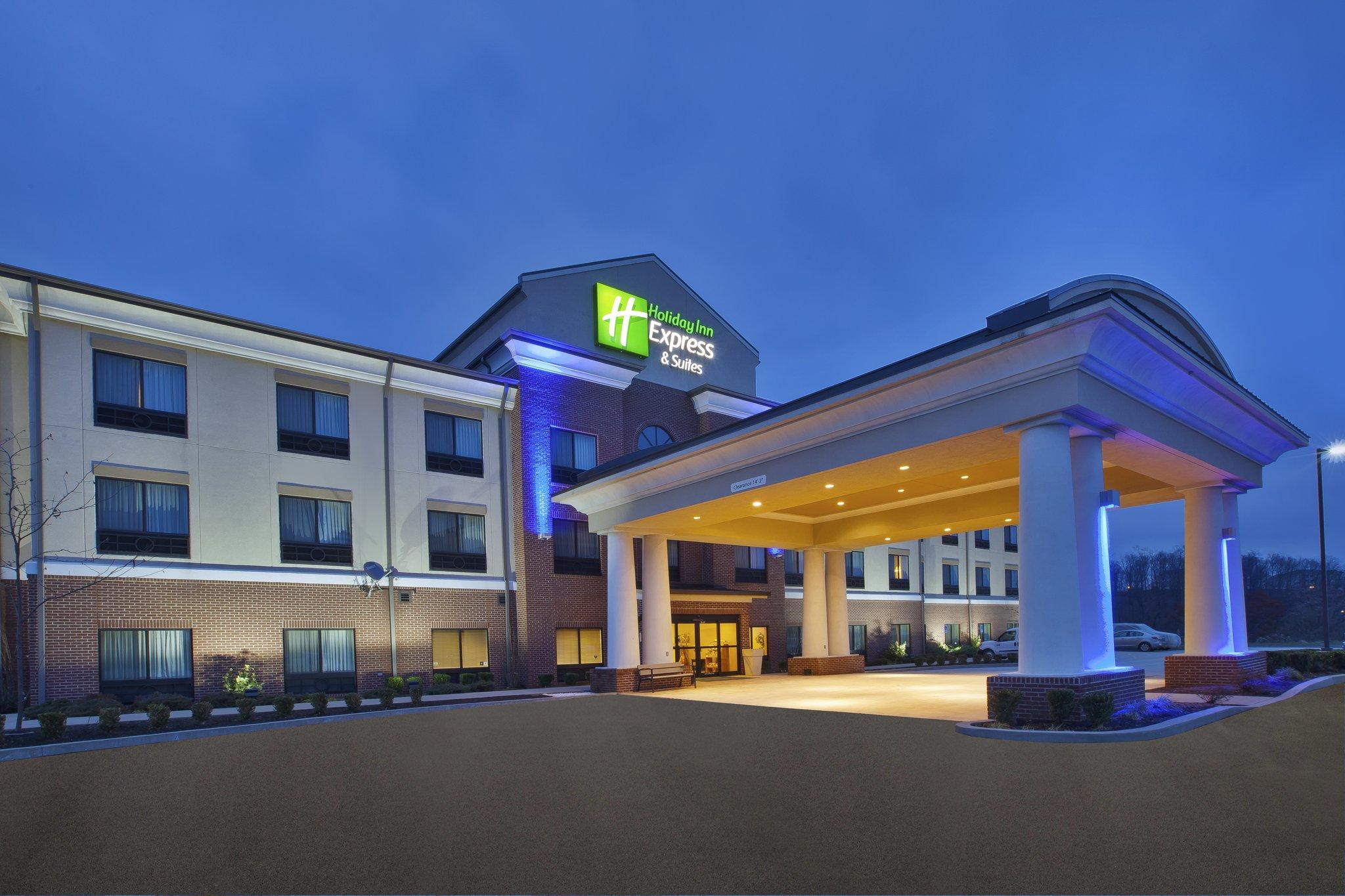 Holiday Inn Express Hotel & Suites Wheeling in Triadelphia, WV