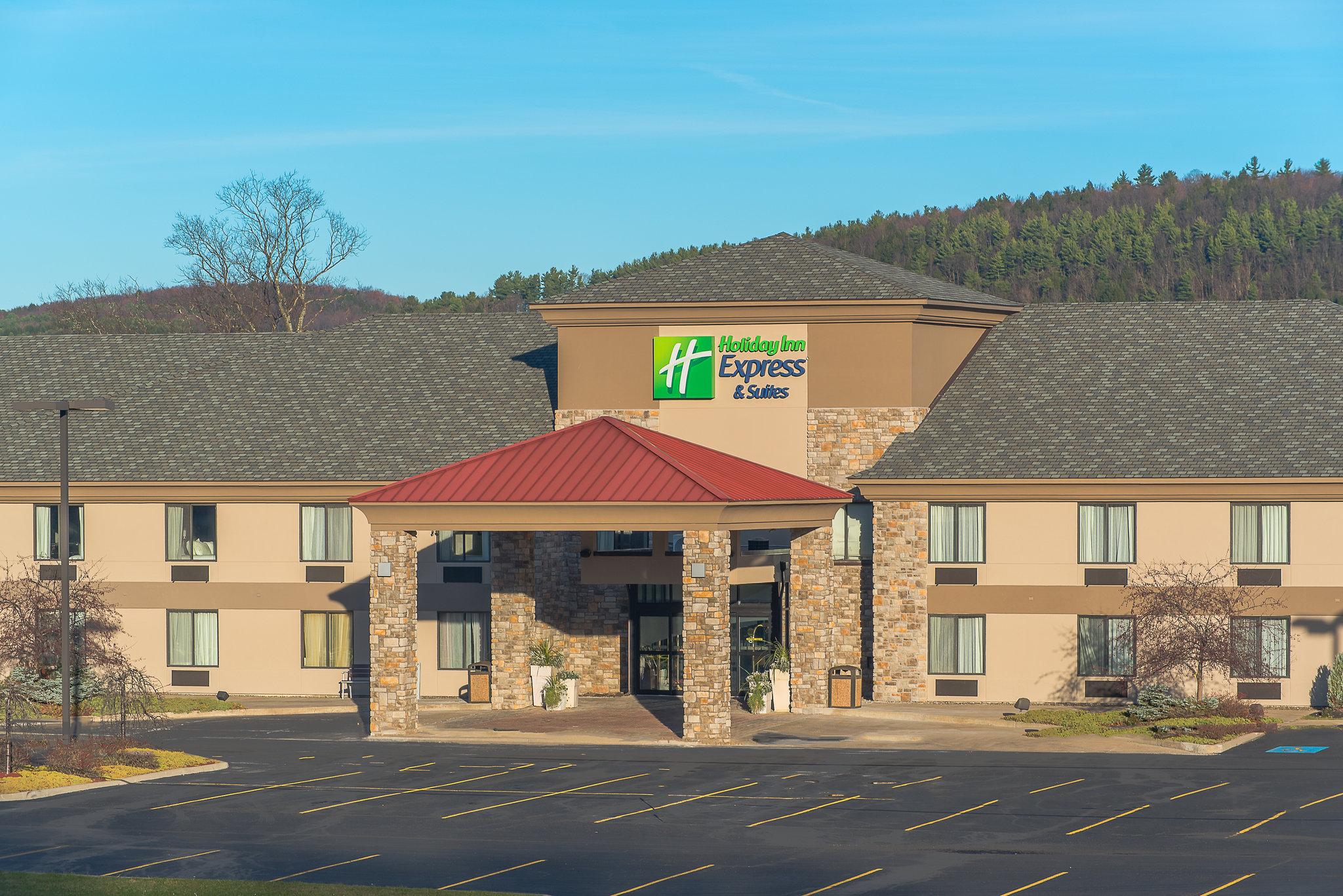 Holiday Inn Express Hotel & Suites Cooperstown in Cooperstown, NY