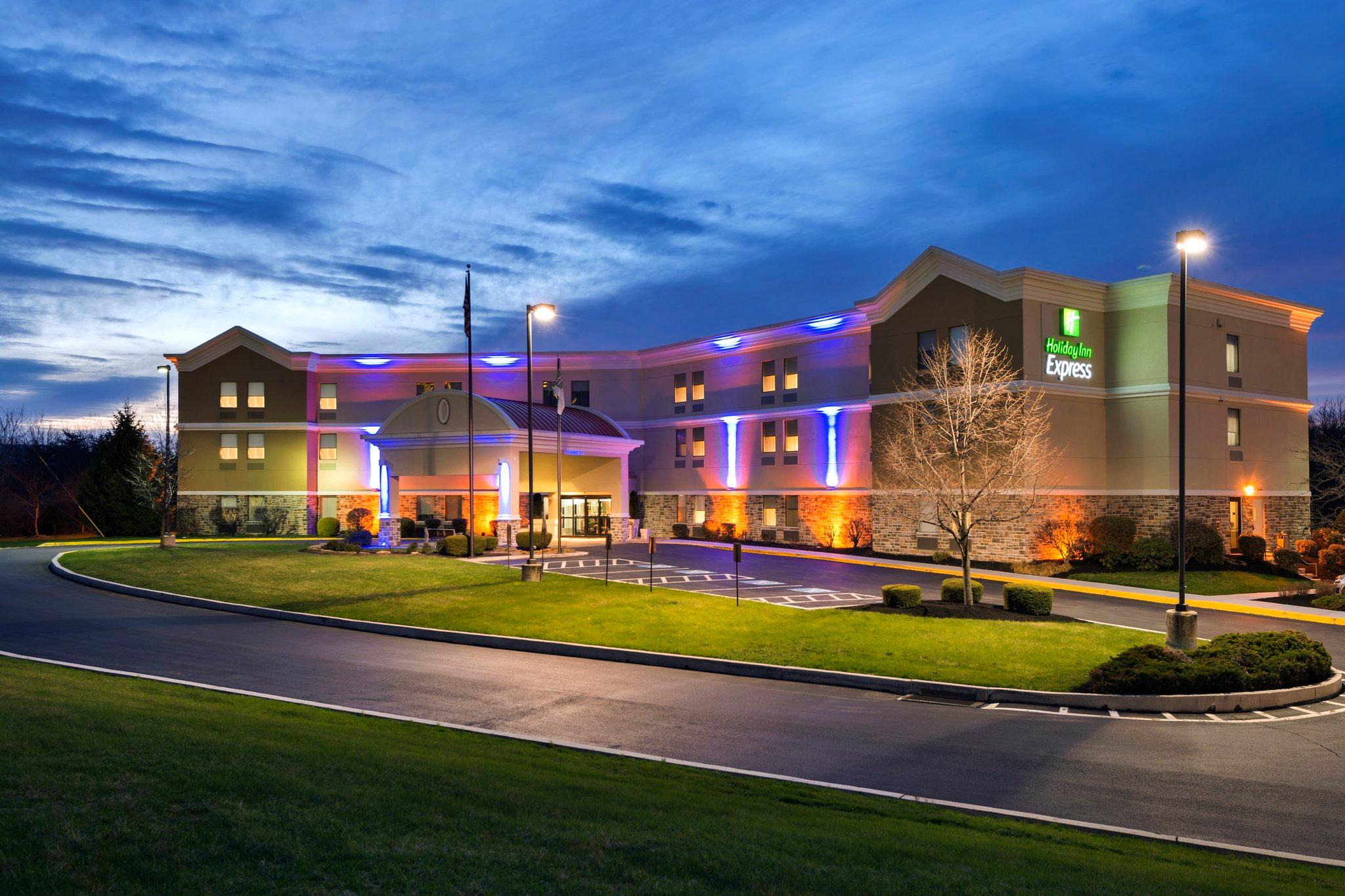 Holiday Inn Express Harrisburg NE in Harrisburg, PA