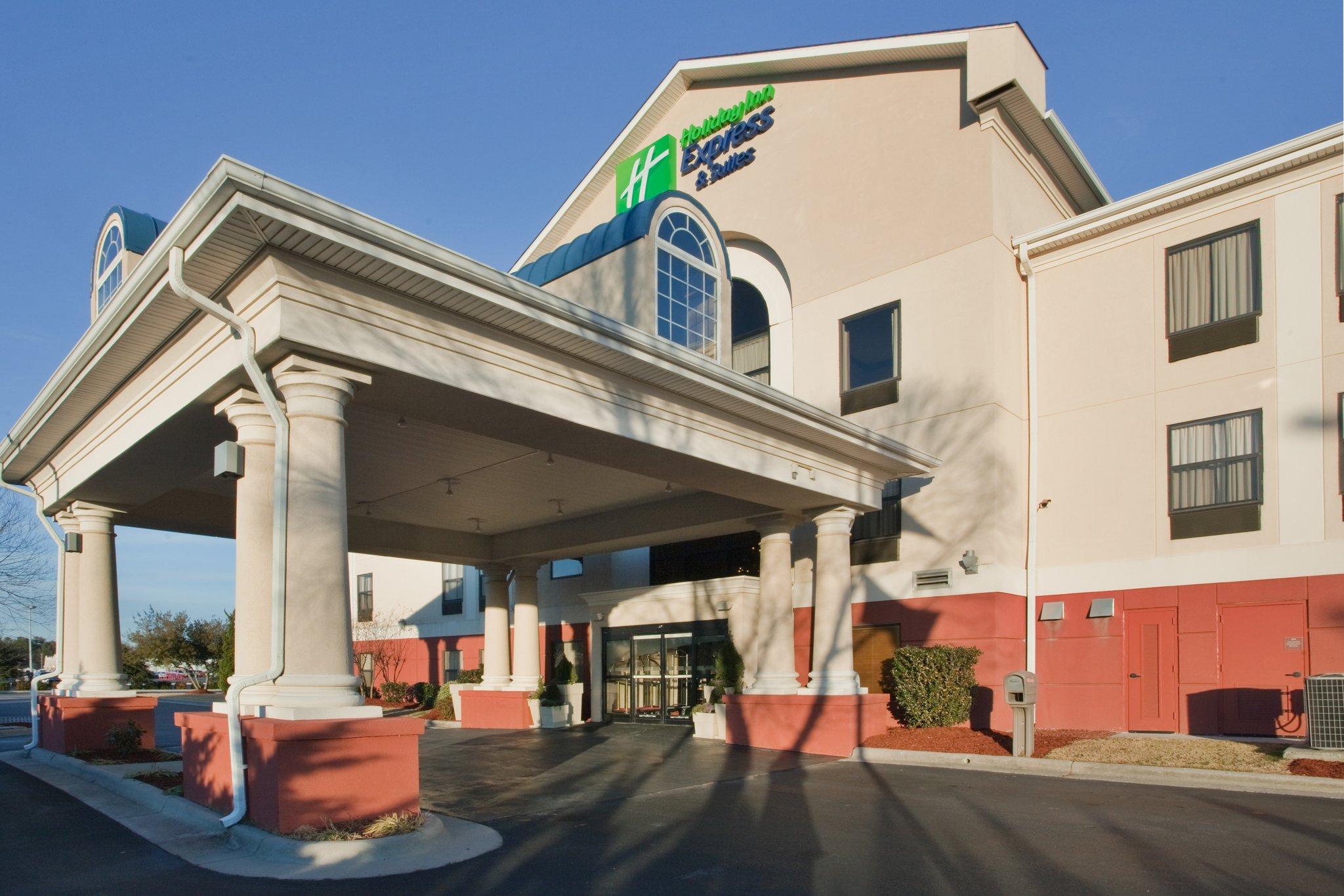 Holiday Inn Express Hotel & Suites Laurinburg in Laurinburg, NC