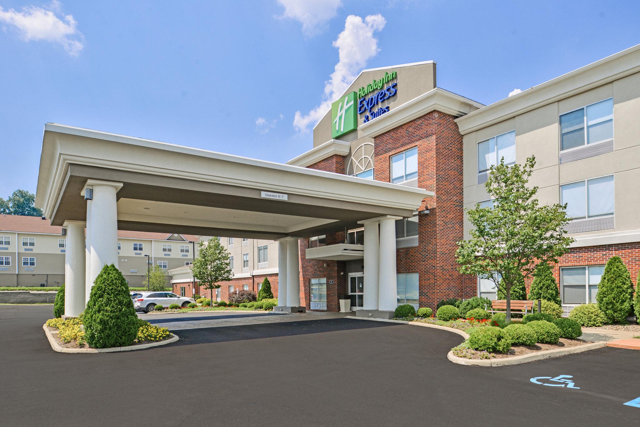 Holiday Inn Express & Suites Parkersburg-Mineral Wells in Mineral Wells, WV