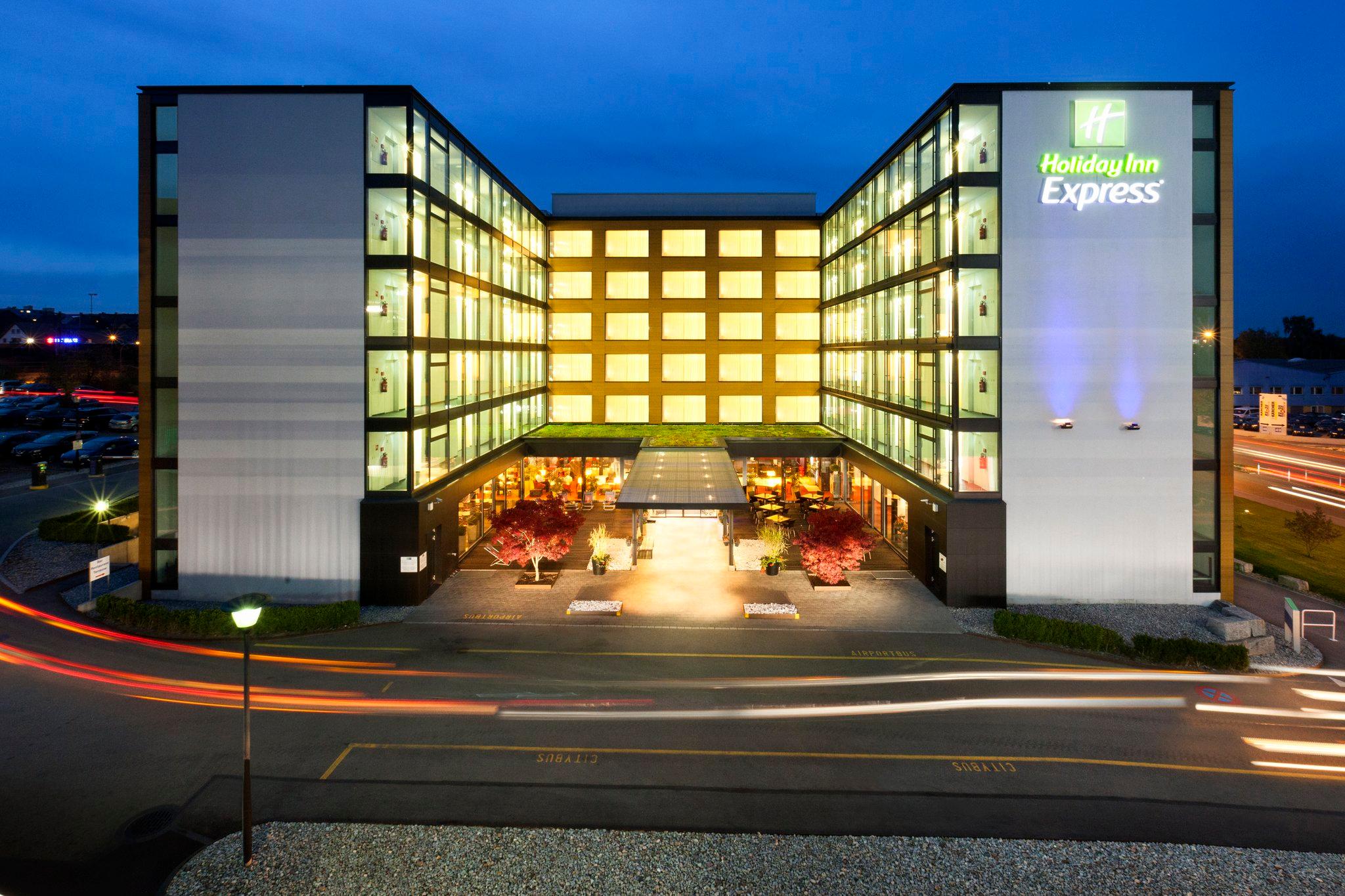 Holiday Inn Express Zurich Airport in Ruemlang, CH