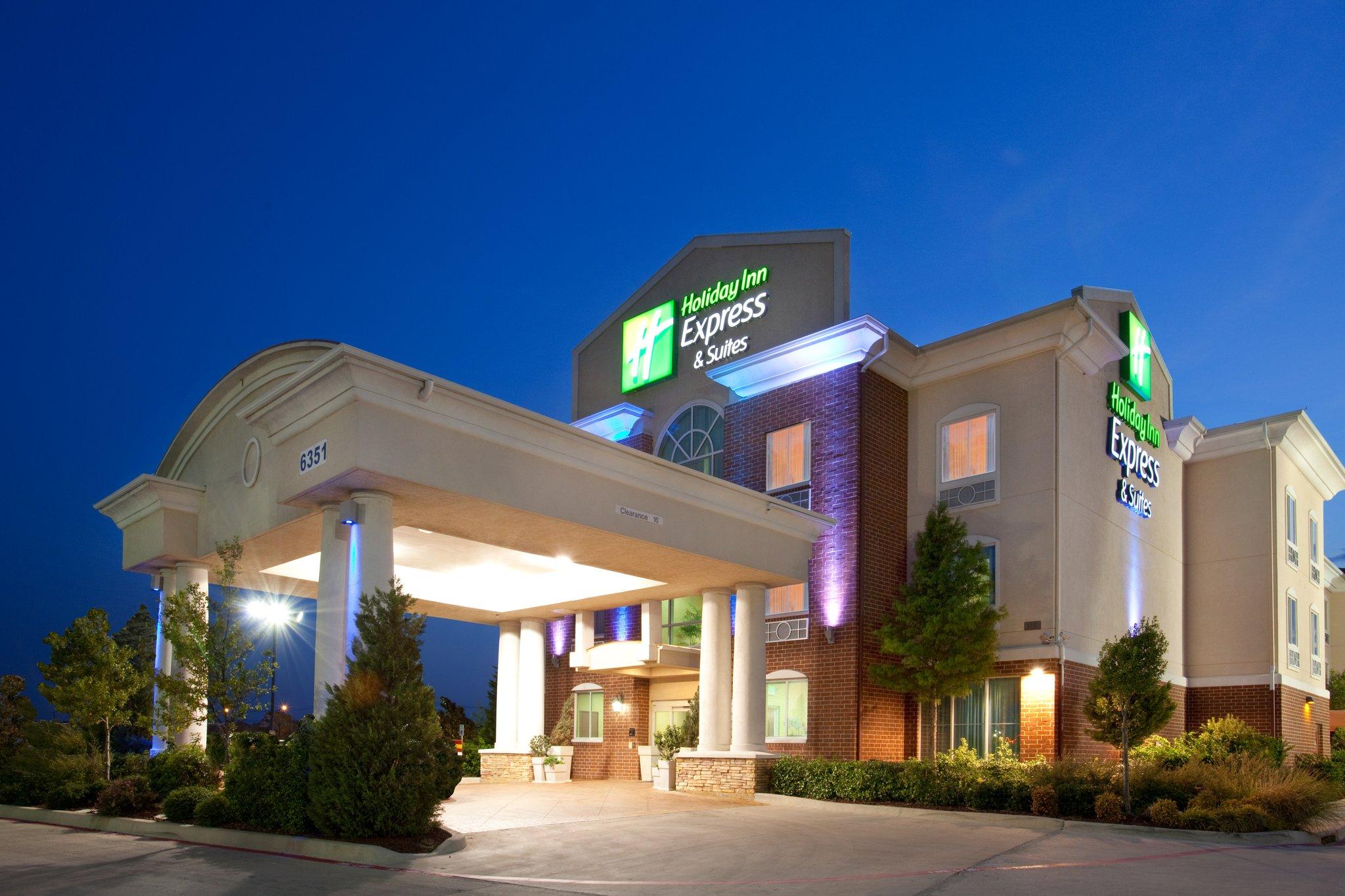 Holiday Inn Express Hotel & Suites Fort Worth I-35 Western Center in Fort Worth, TX