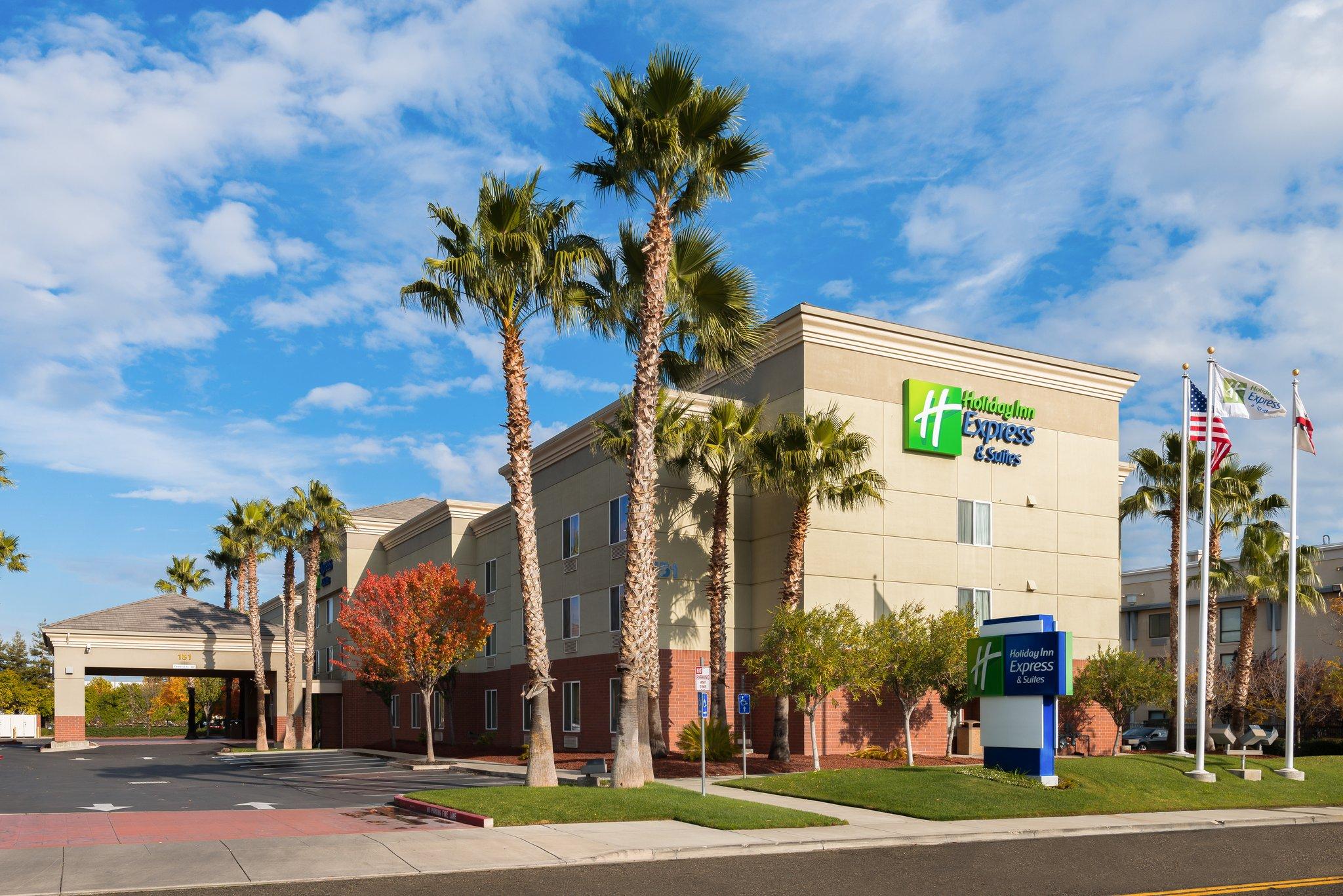 Holiday Inn Express Hotel & Suites Vacaville in Vacaville, CA