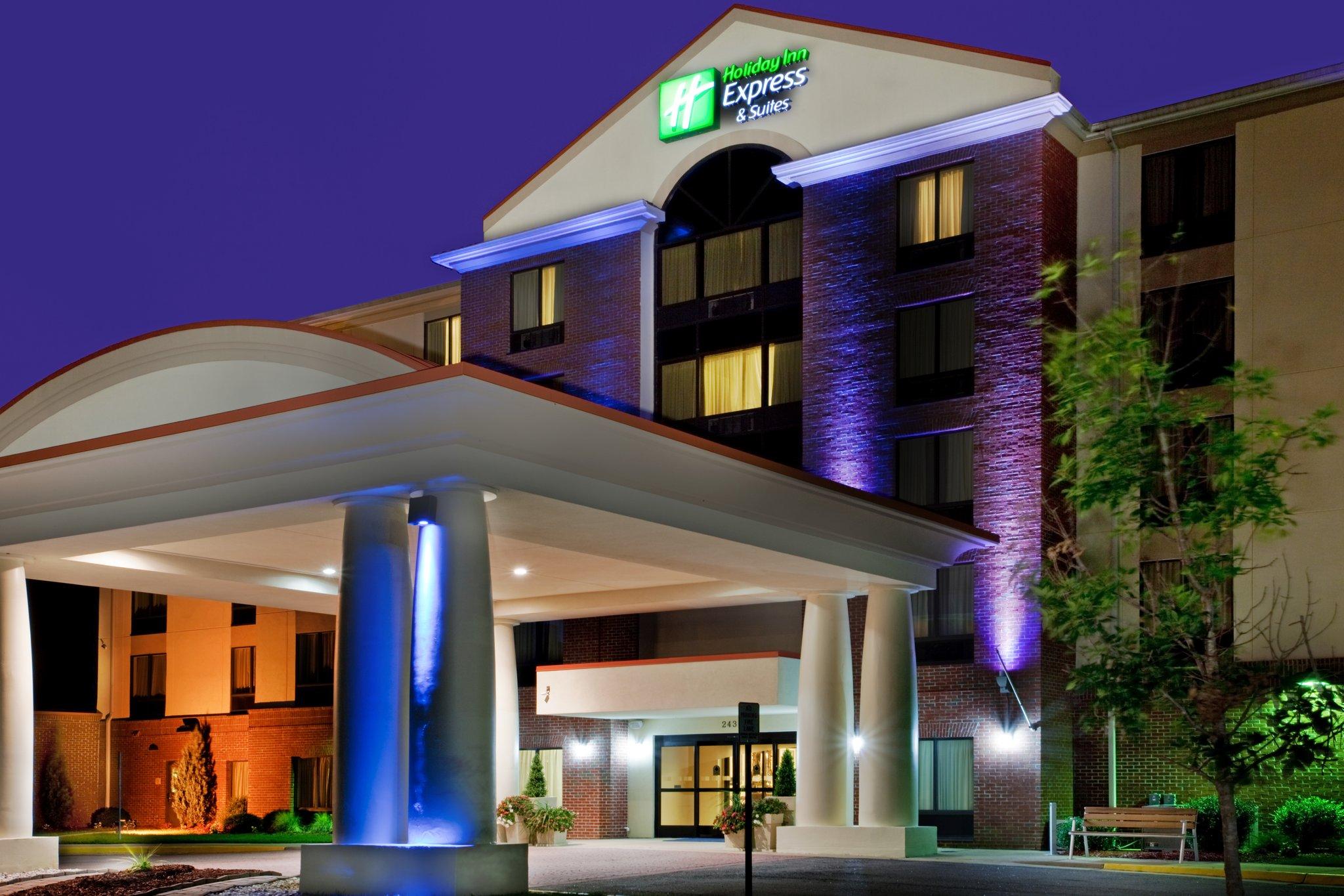 Holiday Inn Express Hotel & Suites Chesapeake in Chesapeake, VA