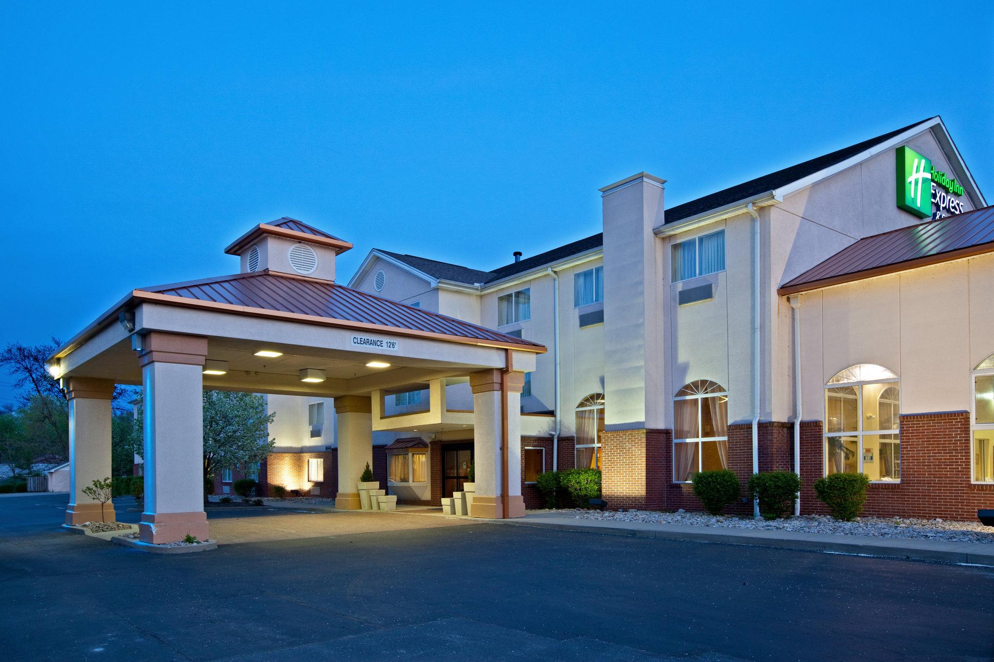 Holiday Inn Express & Suites Cincinnati-N/Sharonville in Sharonville, OH