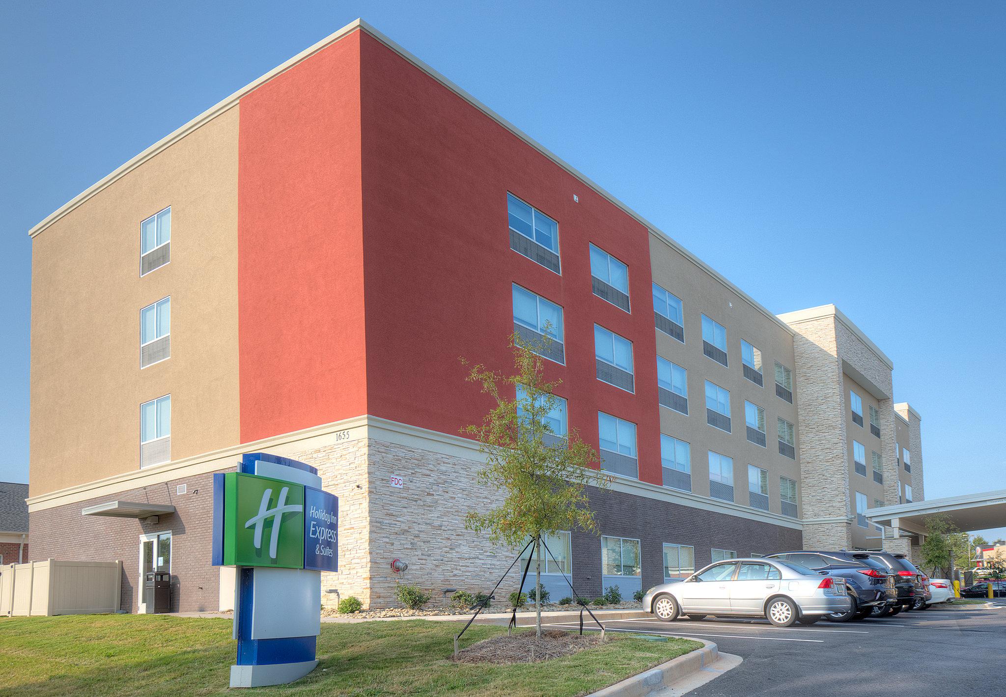 Holiday Inn Express & Suites Fort Mill in Fort Mill, SC