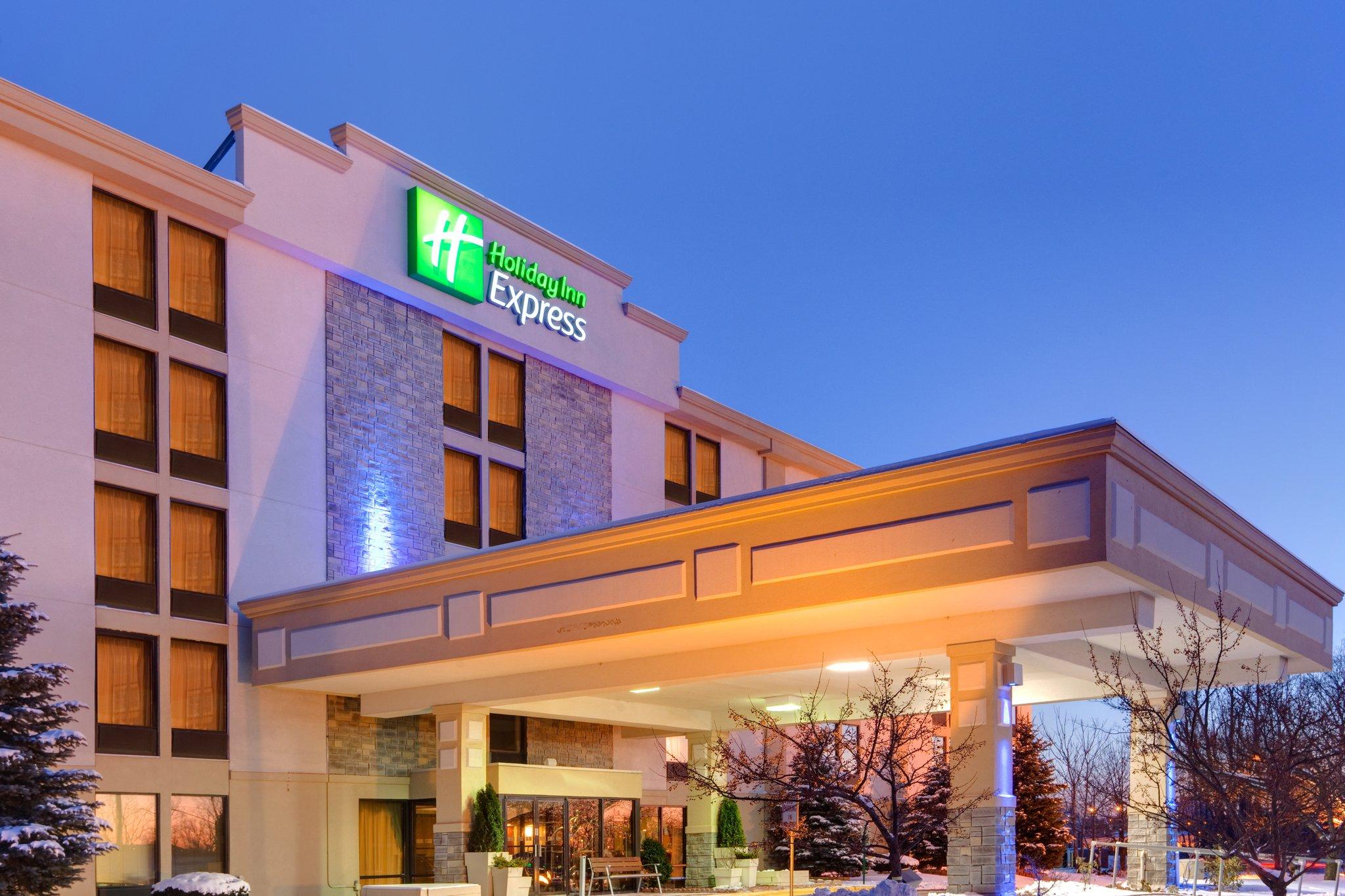 Holiday Inn Express Hotel Flint Campus Area in Flint, MI