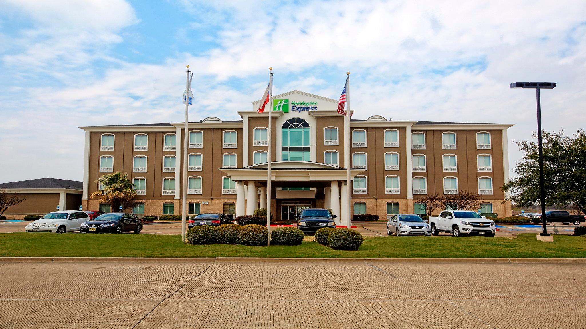 Holiday Inn Express Hotel & Suites Corsicana I-45 in Corsicana, TX