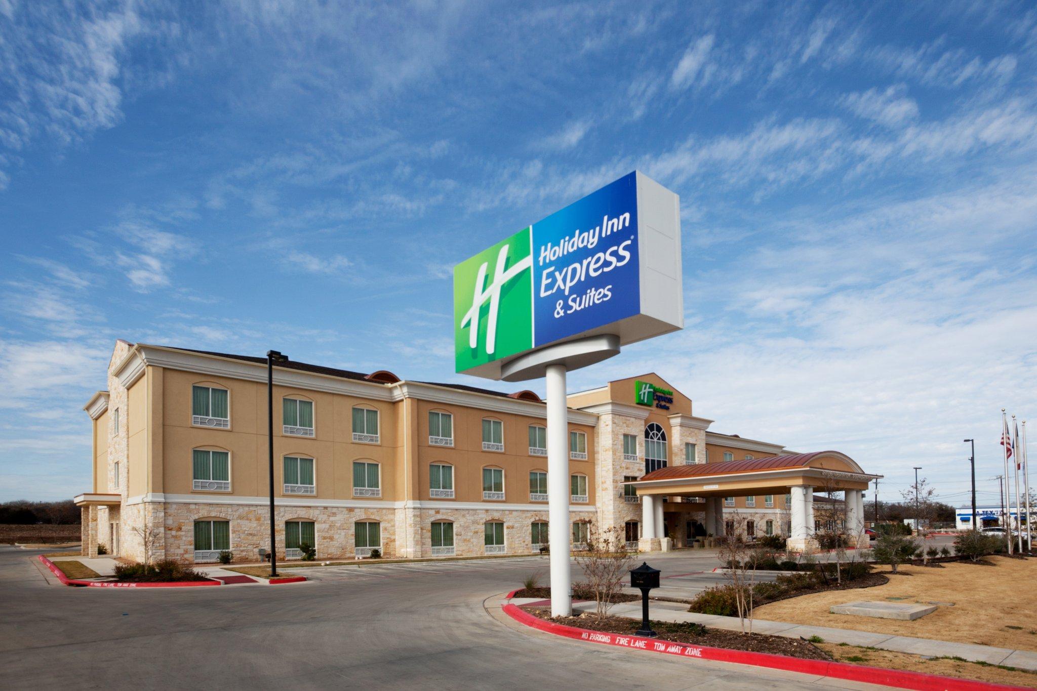 Holiday Inn Express & Suites - Georgetown in Georgetown, TX