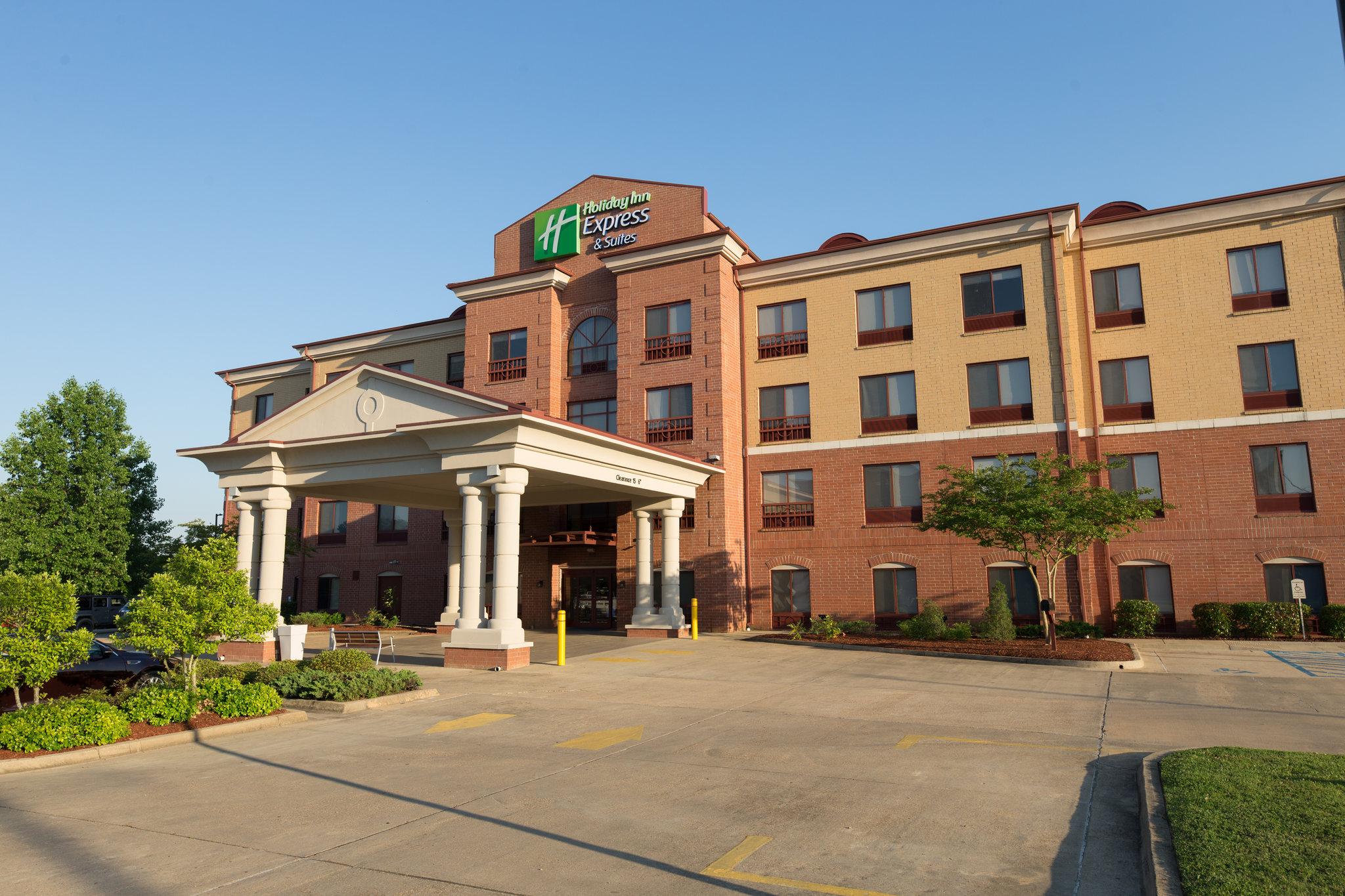 Holiday Inn Express & Suites Clinton in Clinton, MS