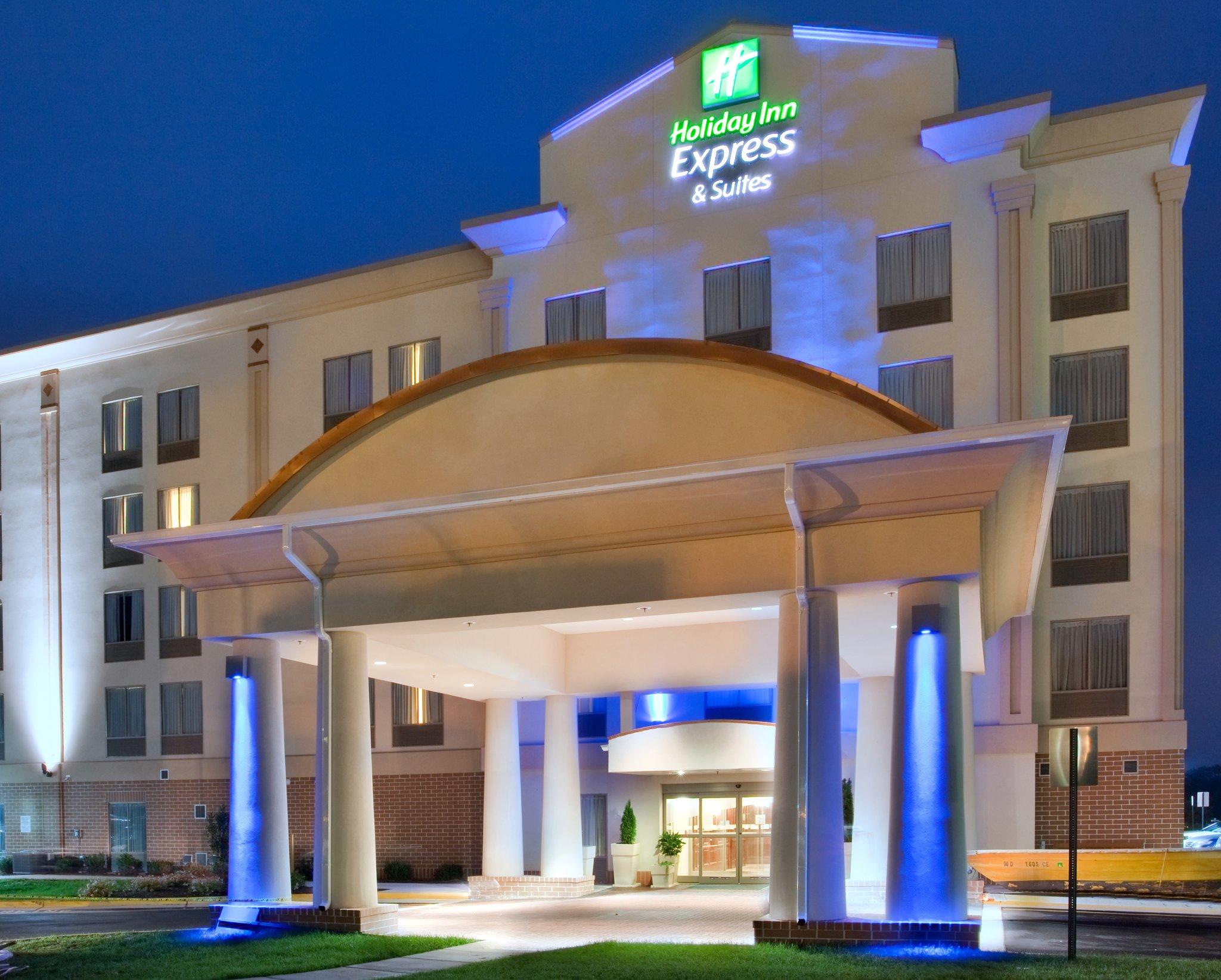 Holiday Inn Express & Suites Fredericksburg in Fredericksburg, VA