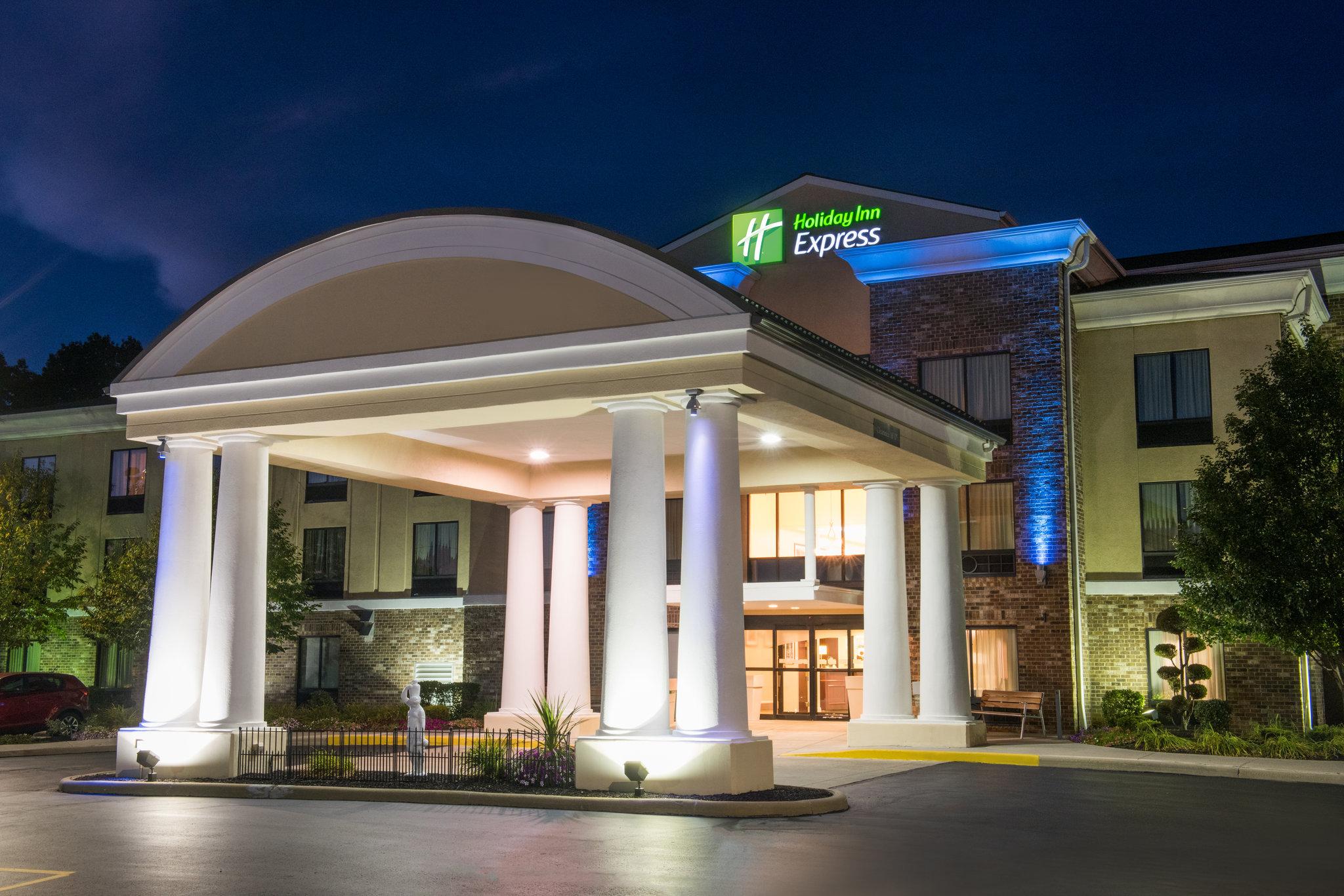 Holiday Inn Express Hotel & Suites Sharon-Hermitage in West Middlesex, PA