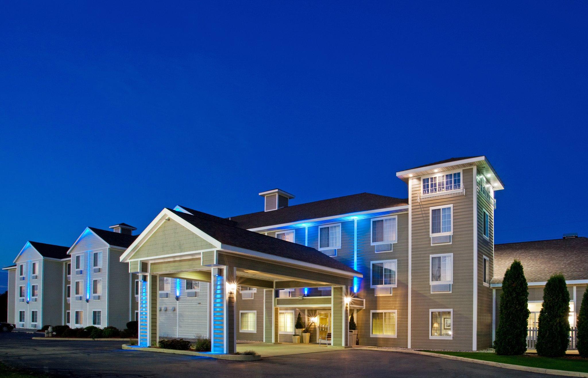 Holiday Inn Express Hotel & Suites New Buffalo in New Buffalo, MI