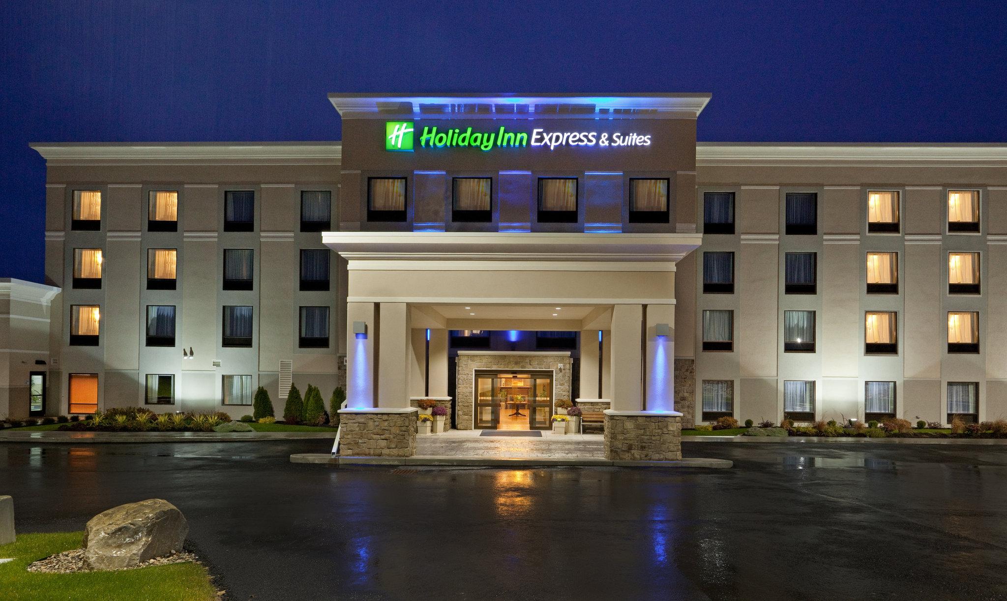 Holiday Inn Express Hotel & Suites Malone in Malone, NY