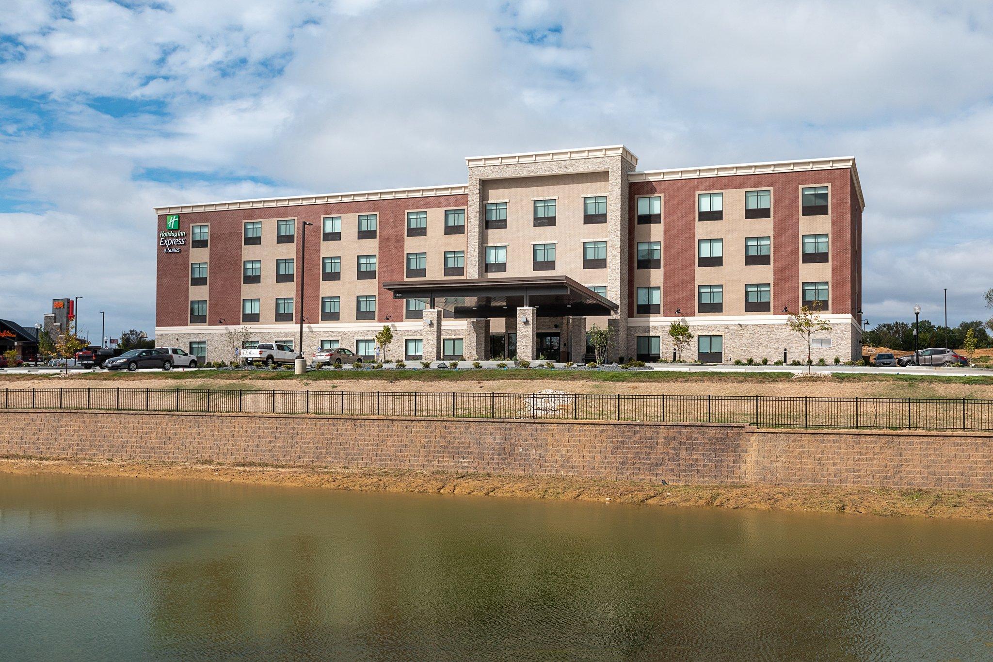 Holiday Inn Express & Suites Wentzville St Louis West in Wentzville, MO