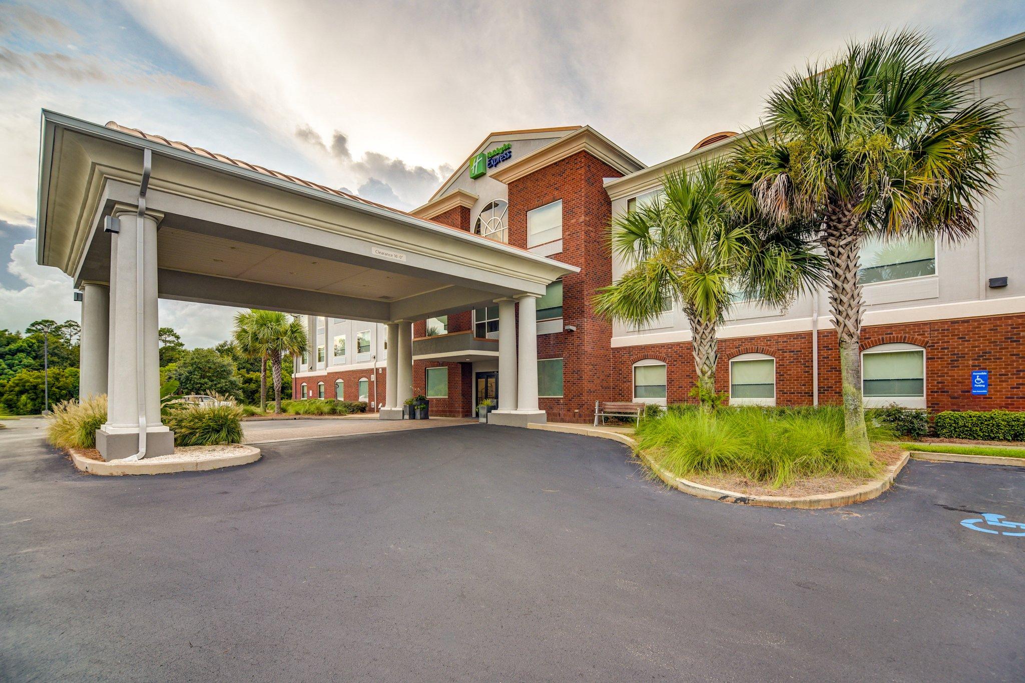 Holiday Inn Express Hotel & Suites Foley in Foley, AL